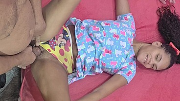 Pequena enteada - PETITE ANAL COM SEUS PEITOS PEQUENOS l