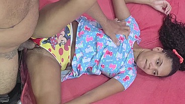 Pequena enteada - PETITE ANAL COM SEUS PEITOS PEQUENOS l