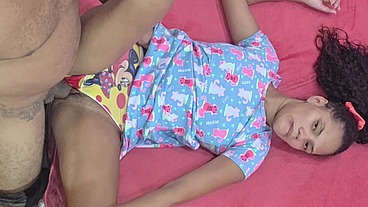 Pequena enteada - PETITE ANAL COM SEUS PEITOS PEQUENOS l