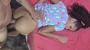 Pequena enteada - PETITE ANAL COM SEUS PEITOS PEQUENOS l