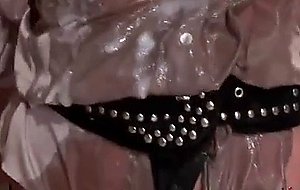 Spray Painter Gets Sprayed