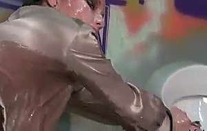 Spray Painter Gets Sprayed