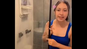 MUCHO CALOR EN MI HOGAR, DUCHA POLY