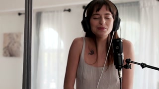 PETITE BEAUTY Lana Smalls Passionately Rides Handsome Man Leo Vice