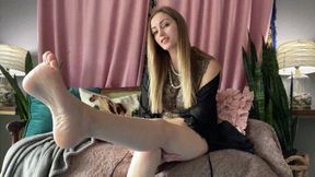 Worship and Edge to My Petite Feet with MistressVictoria (FOOT WORSHIP) (FEET TEASE) (GFE) (GIRL NEXT DOOR) (EDGING)