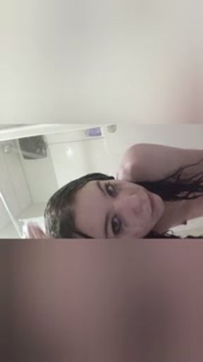 I wuv to touch myself 4 da camera🖤😼