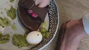 Kiwi and egg crush with Birkenstock Madrid