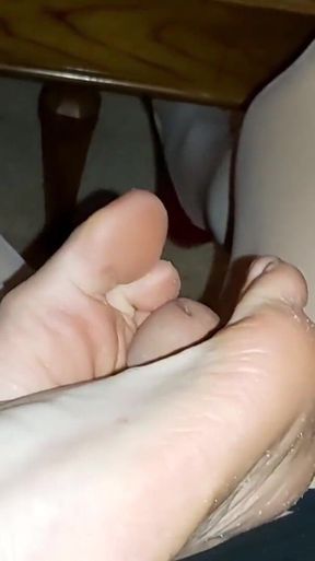 Lingerie Lovers - Monday Night Footjob - Rubbing It Raw