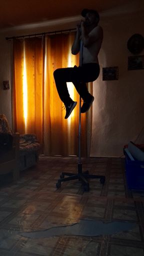 Daeros's doing for fans pole dance