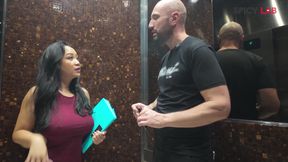 Spicy Worker - the Sexy House Agent