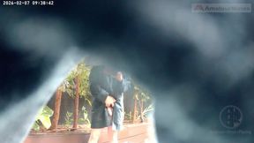 Amateur guy caught peeing in a public park