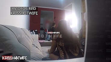 Corno manso chamou um Barbeiro a domicilio, mas não esperava que eu faria uma chamada de vídeo na frente dele com vestidinho transparente, bem puta