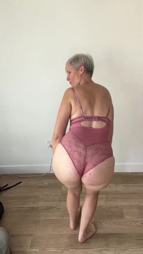 You like that ass? Come see more of me on the link in my bio!