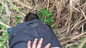 Badi gand wali bhabhi ki chudai ganne ke khet mein anal sex video desi bhabhi