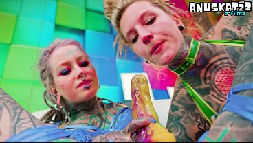 ALT Tattooed cuties in LATEX lesbian fuck with STRAP ON and german DIRTY TALK