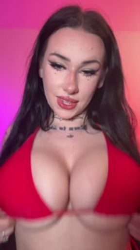 British Pawg makes you cum with her kisses JOI