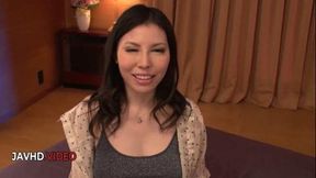 Sensual Asian MILF Sofia Takigawa gives a deepthroat blowjob
