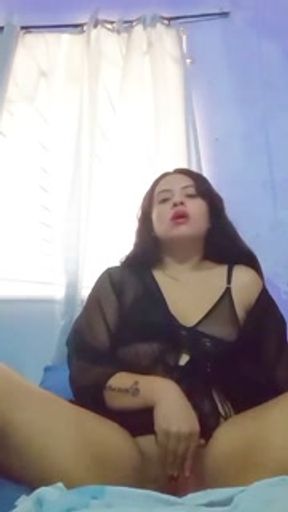 مصرية بتقول لعشقها أنا خيفة زوجي يعرف إني بصورلك الفيديوهات دي