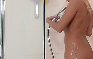 Fucking pay up, Sofi Goldfinger