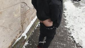 Spikey hair dude jerks off hard previous to sucking weenie on web camera