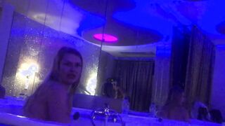 Bathtub Twat Eating Live Performance Into The Longue