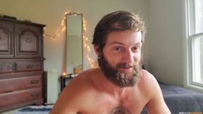 Bearded solo hottie Andre Grey jerks off on camera