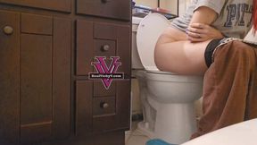 Vicky takes a morning dump: Toilet Fetish- 1080p