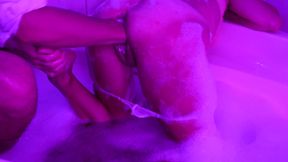 Fisting in the Bathtub Until She Squired From Her Stretched Pussy Squirting