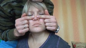 play with her nose 4Nf