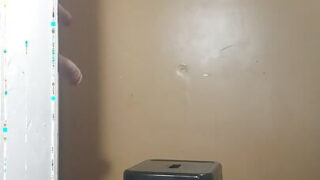 Film di una ragazza gay amatoriale che si masturba con un dildo