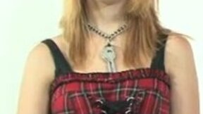 Extra looking blonde on her first casting