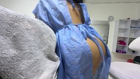 I went to the doctor for knee pain and she grabbed my cock
