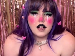 MILF Masturbating Close Up