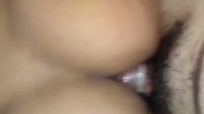 Transroxy travesti putita y sumisa cabalgando sobre una verga de argentino