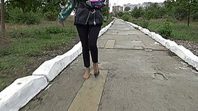 walking without one shoe