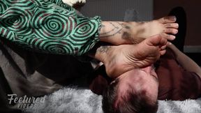 Losers like you deserve to have dirty feet on your face (Full HD 1080p MP4)