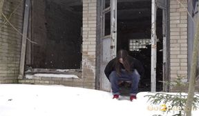 got2pee com video snowy doorway 1080P