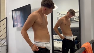 ITALIAN TEEN BOY (ALESPICE ONLYFANS)