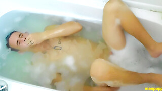 Twink Tease Smoking in the Bathtub - Tristan Sweet, Richard Lennox