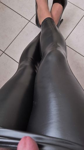Cum on my shiny Leggins