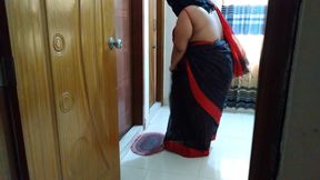 Asian Hot Saree 35-year-old BBW Woman Tied Her Hands to the Door and Fucked by Neighbor