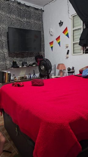 Masturbando o cuzinho na CAM