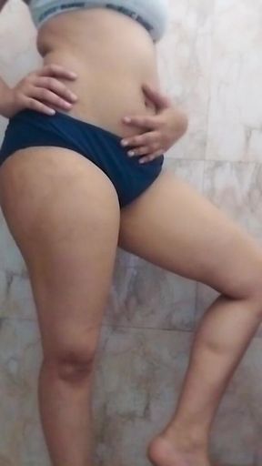 Hot Desi Indian Girl Go to College and Take Hot Bath