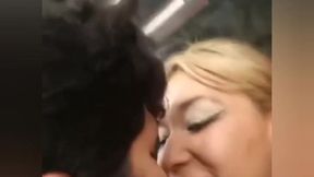 rico arrimo en el metro si me encuentras no dudes en acercarte
