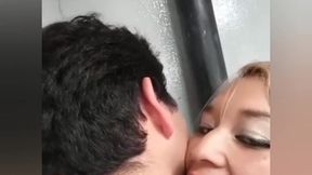 rico arrimo en el metro si me encuentras no dudes en acercarte