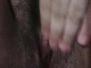 SIRIRICA ESCONDIDO, MINHA BUCETA VIRGEM ESTA MOLHADA