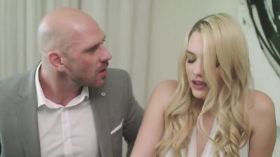 Hot blonde Kenna James fucked nicely by Johnny Sins