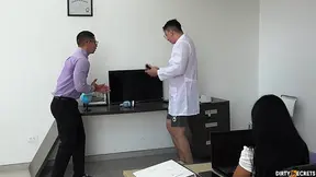 Boss's daughter gets a huge load on her face in the lab