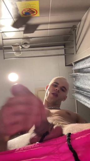 I Went to the Toilet in a Hostel and Decided to Jerk off There