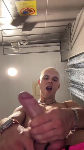 I Went to the Toilet in a Hostel and Decided to Jerk off There